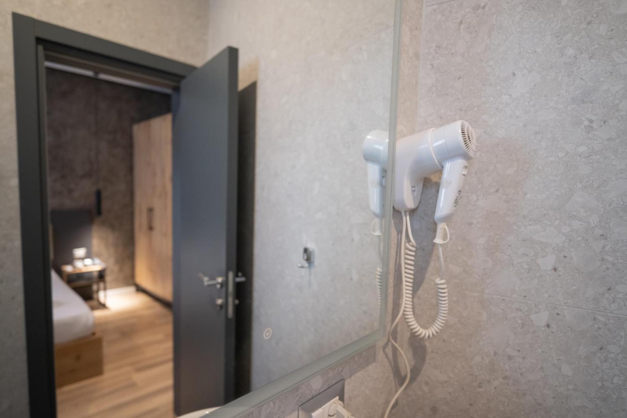 Center Boutique Hotel 地拉那 外观 照片