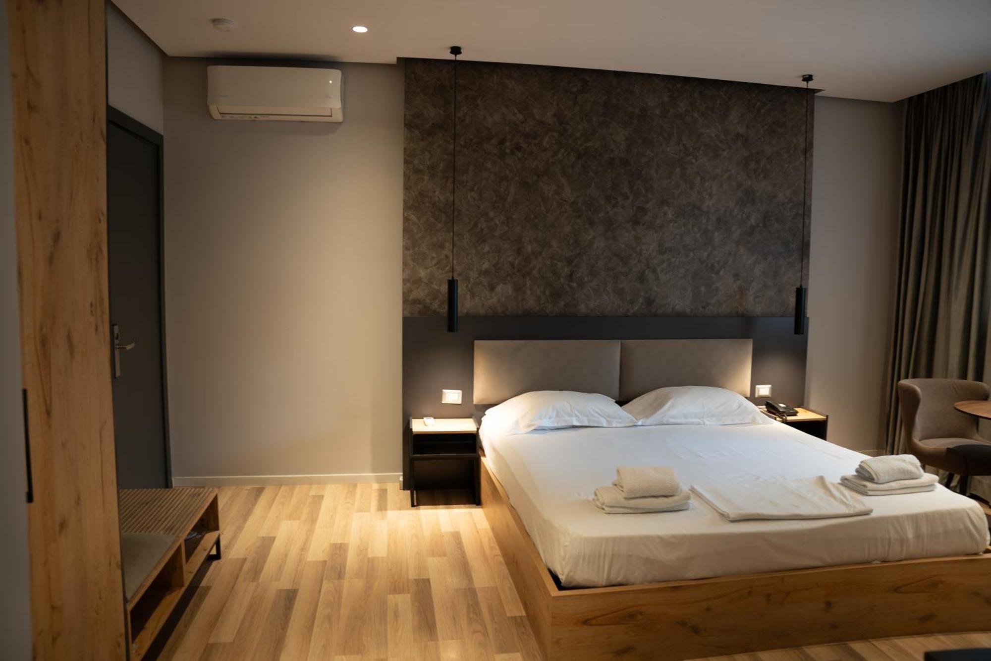 Center Boutique Hotel 地拉那 外观 照片