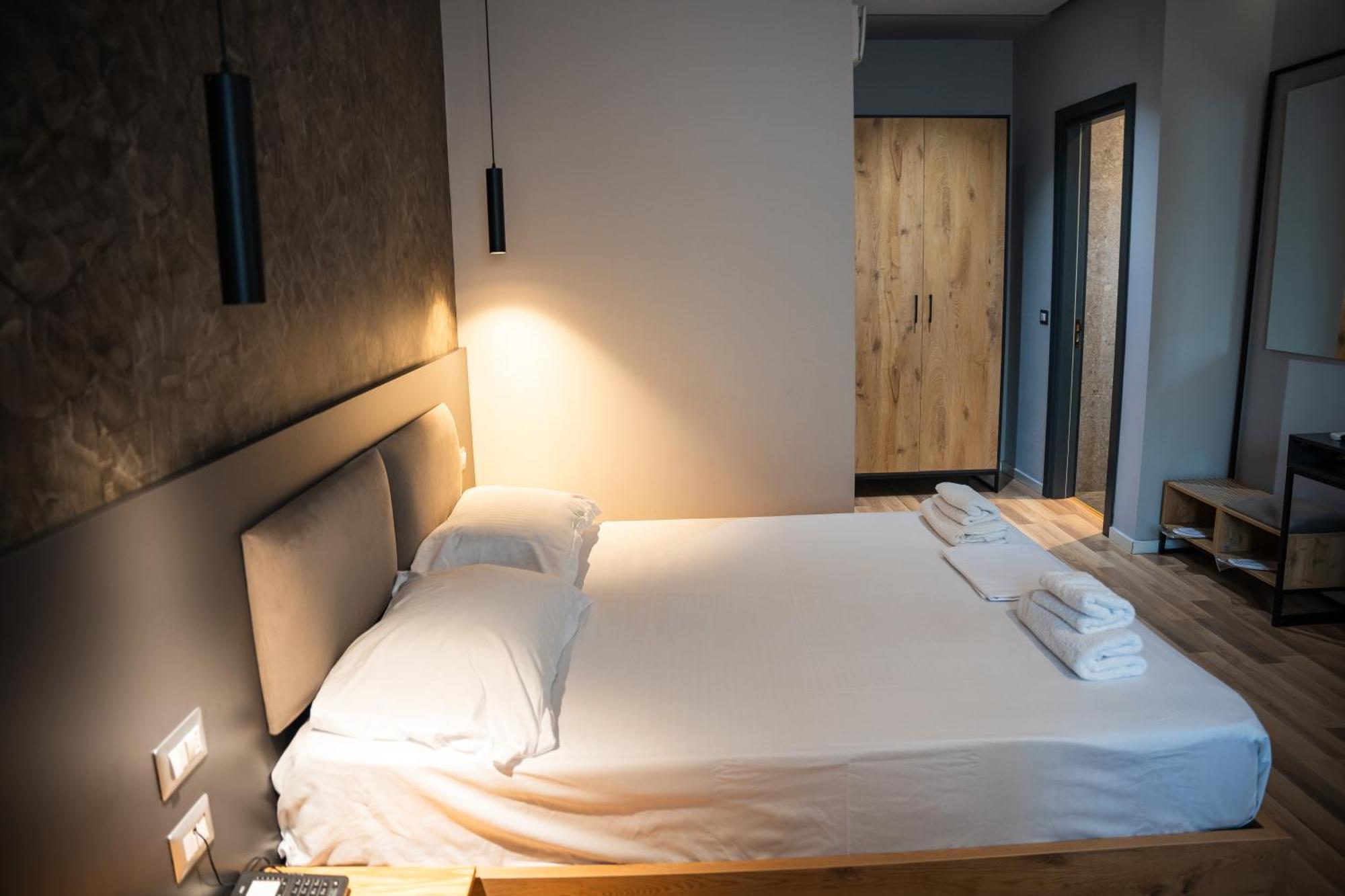 Center Boutique Hotel 地拉那 外观 照片