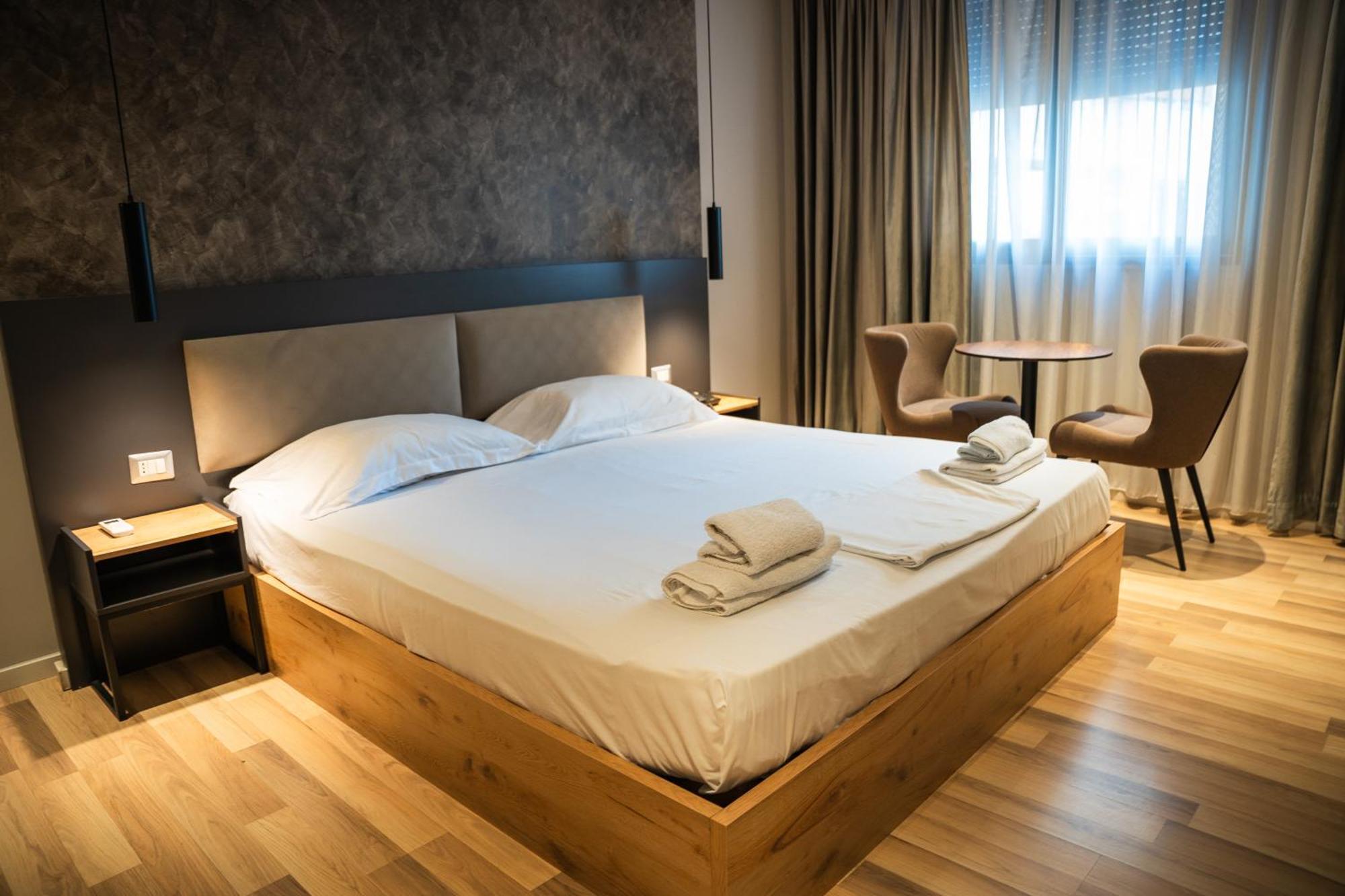 Center Boutique Hotel 地拉那 外观 照片