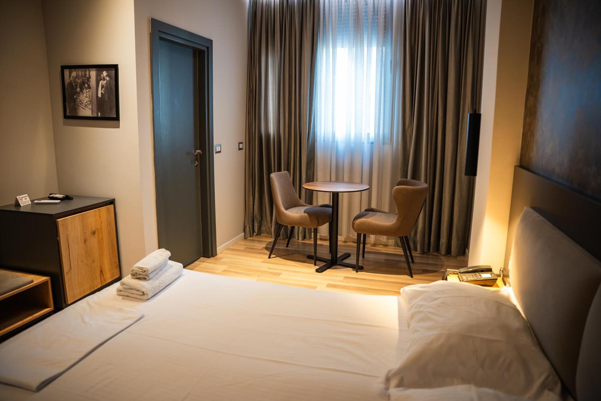 Center Boutique Hotel 地拉那 外观 照片