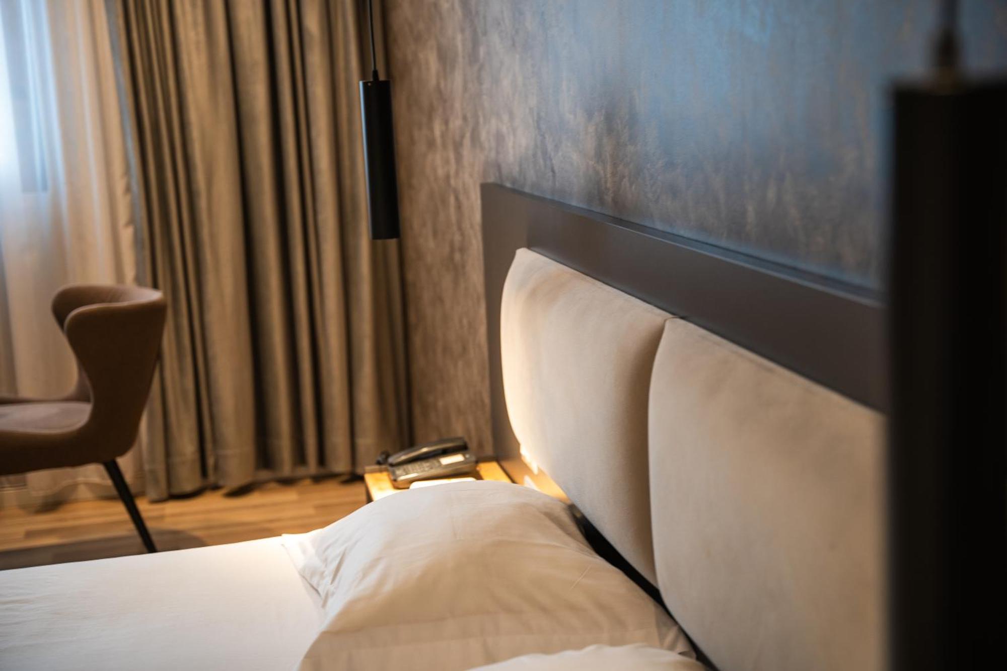 Center Boutique Hotel 地拉那 外观 照片