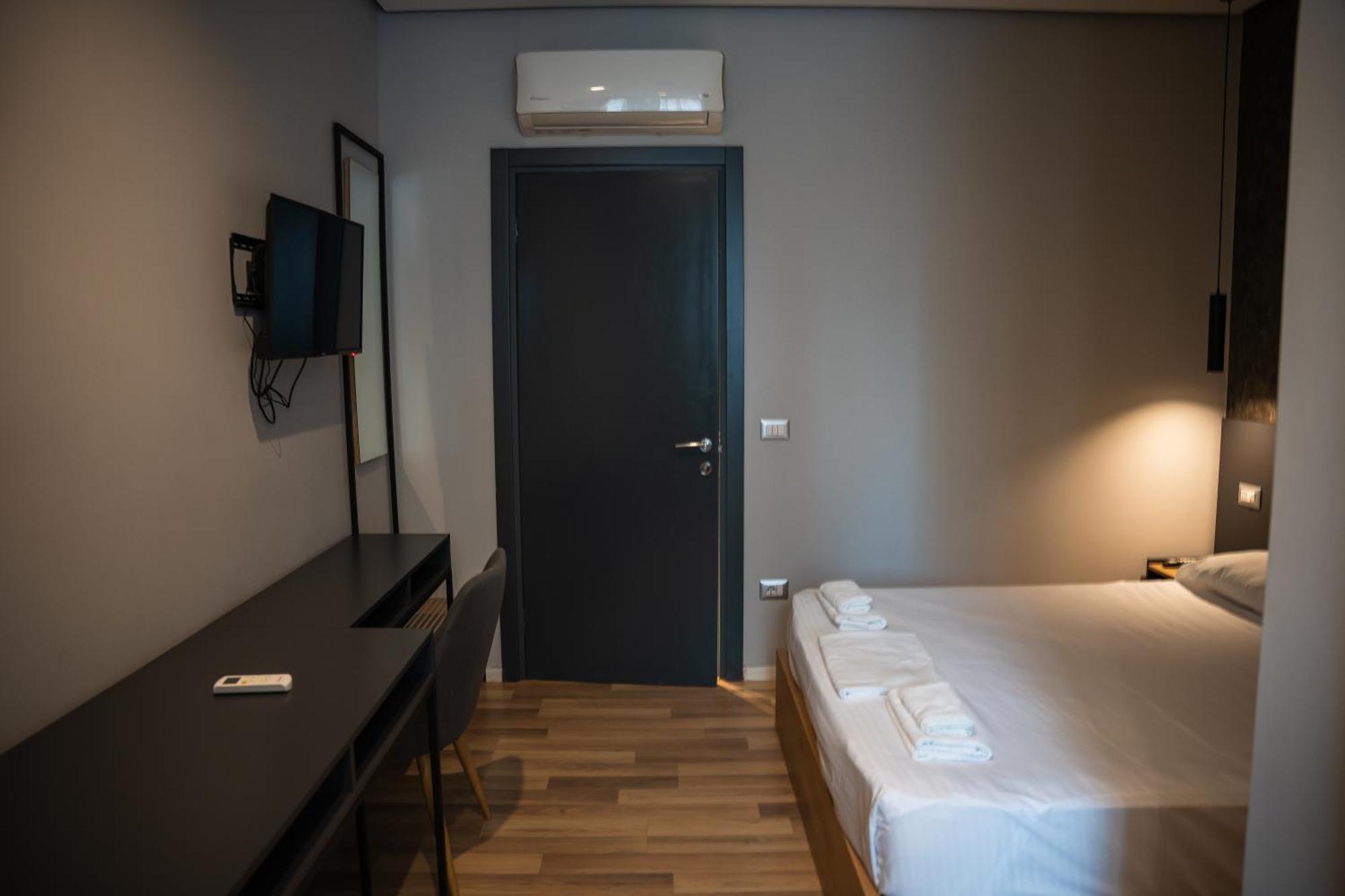 Center Boutique Hotel 地拉那 外观 照片