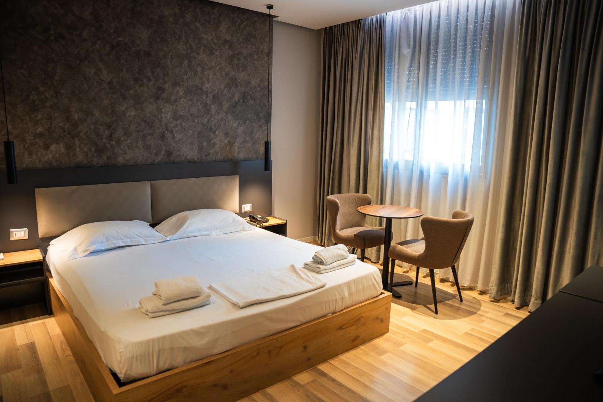 Center Boutique Hotel 地拉那 外观 照片