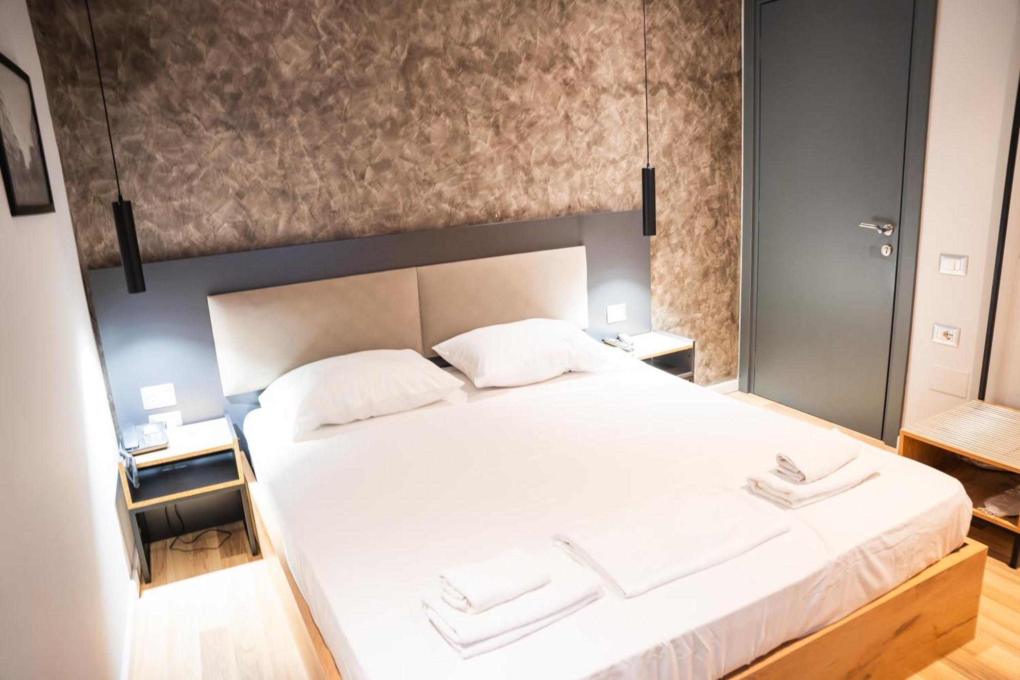 Center Boutique Hotel 地拉那 外观 照片