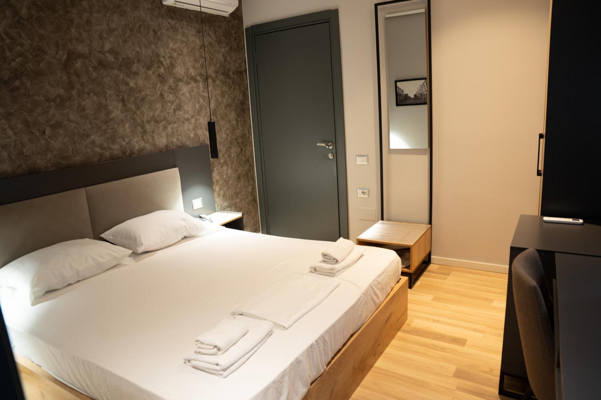 Center Boutique Hotel 地拉那 外观 照片