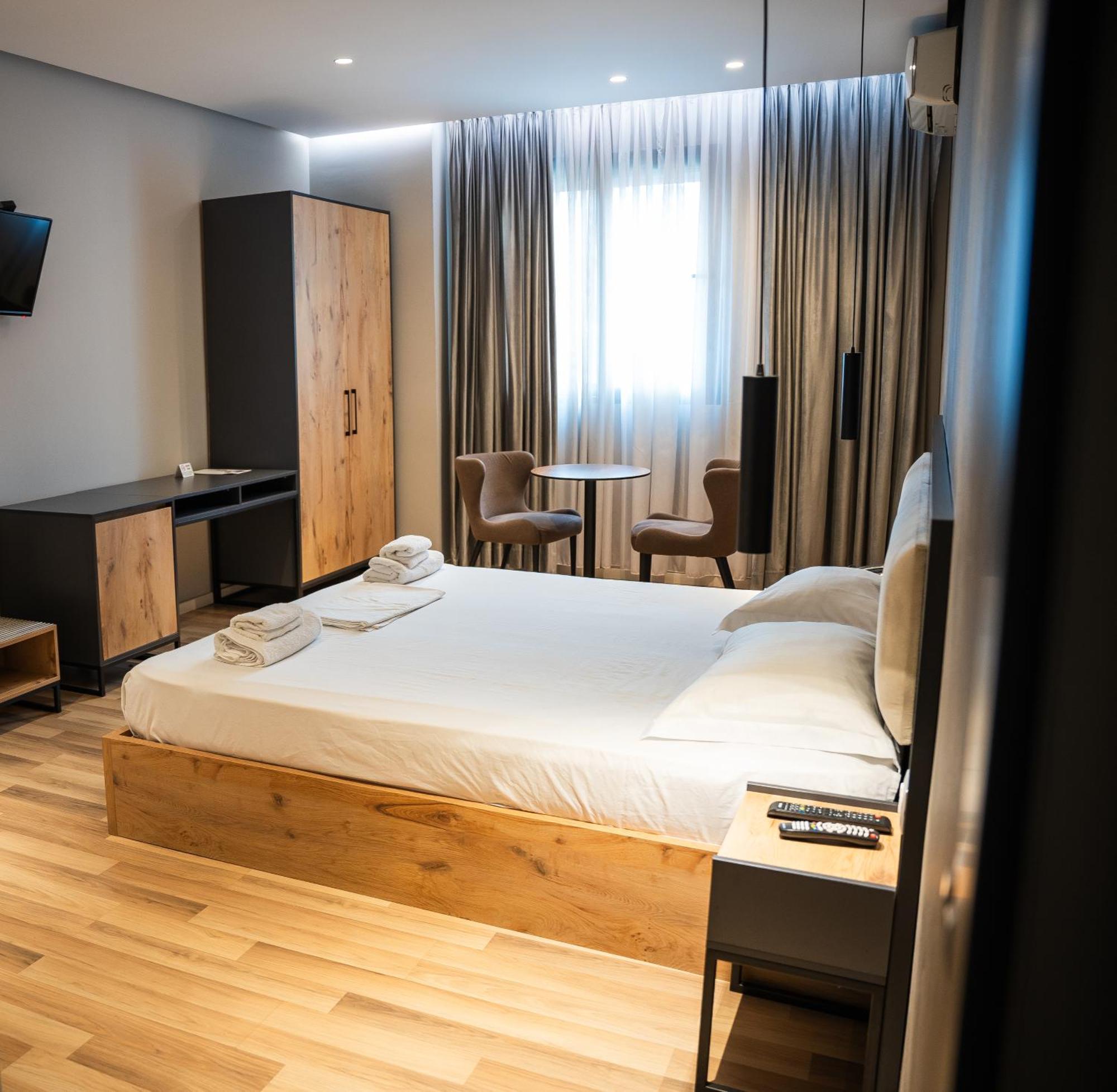 Center Boutique Hotel 地拉那 外观 照片